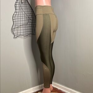 Chic Two-Tone Leggings